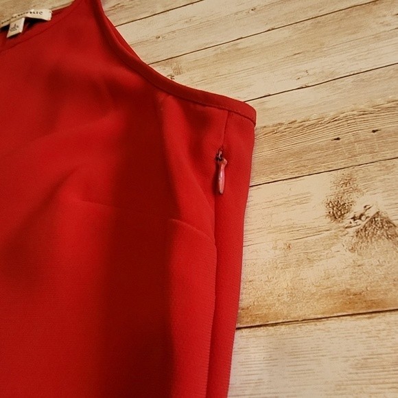 Banana Republic Keyhole Halter Top | Halter Top | Banana Republic Top - Picture 10 of 15